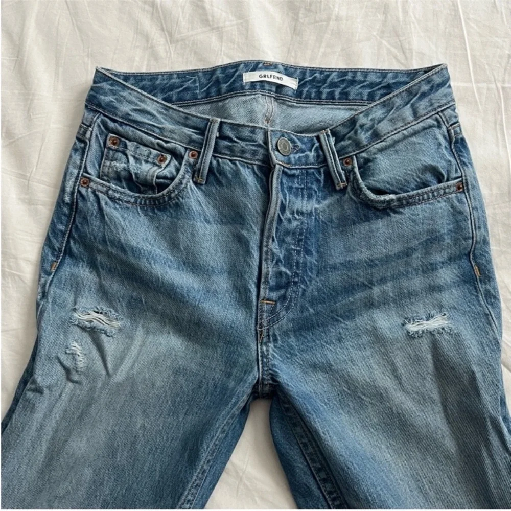 GRLFRND Kiara Mid-Rise Tomboy Jean in Domenico (blue) Size 24